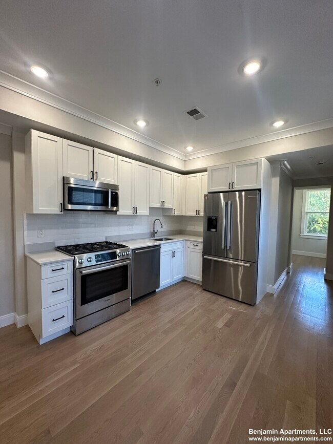 Building Photo - 47 Englewood Ave