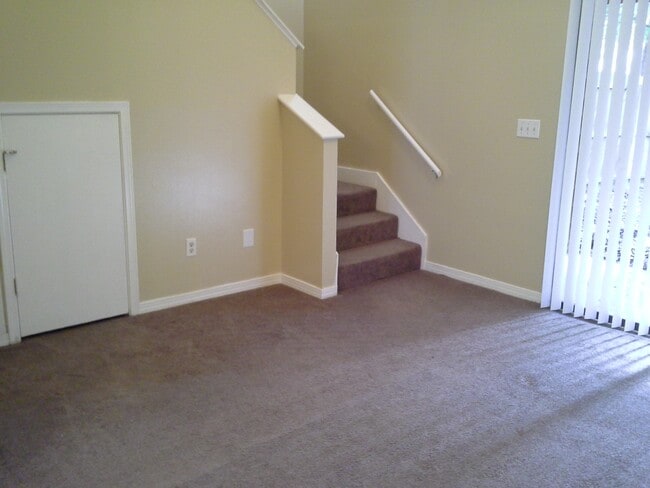 Photo - 4541 Melissa Ct W