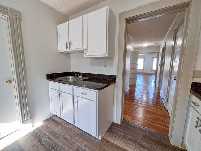 Photo - 111-115 Lincoln St / Owen Properties, LLC Unit 3rd Fl