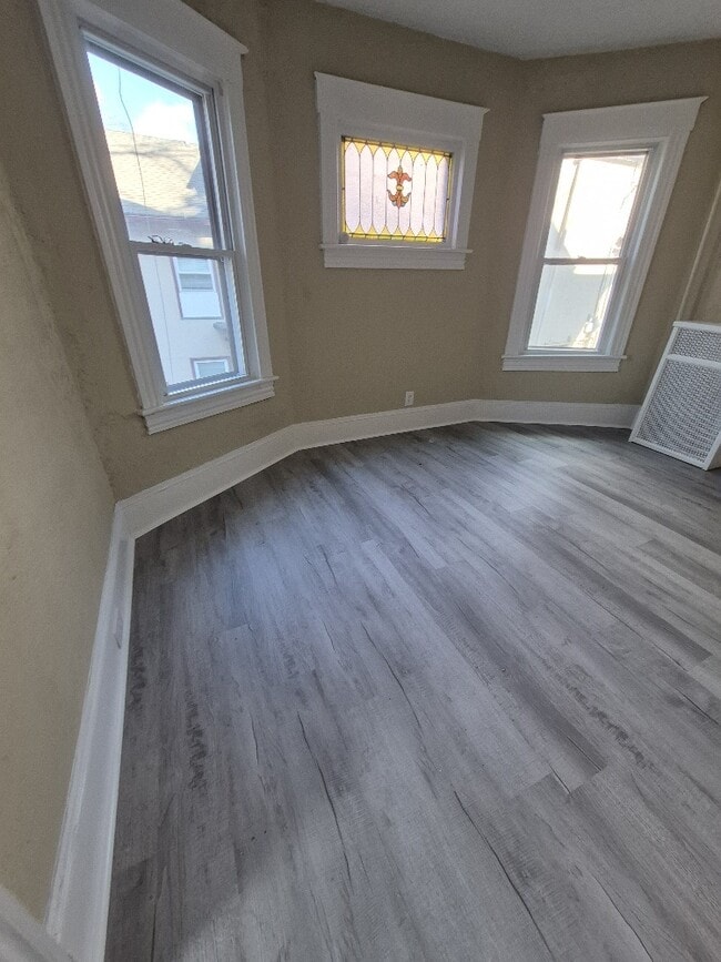 Photo - 1713 Jefferson Ave Unit 1 Right