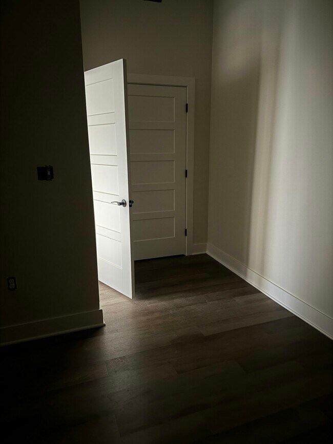 Photo - 106 E Erie St Unit 2B