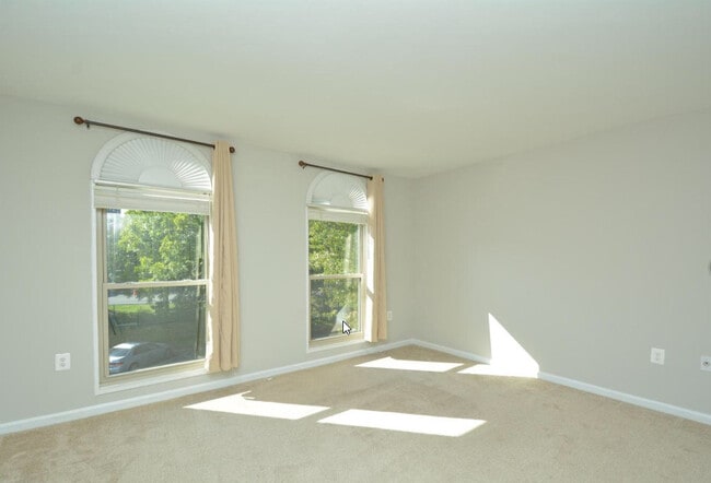 Photo - 27 Canterbury Sq Unit 301