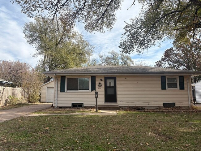 Building Photo - Beautiful 2 bedroom 1 bath with bonus room