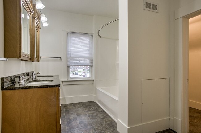 Photo - 1327 S 13th St