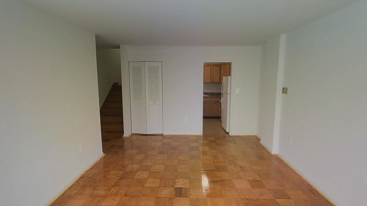 Photo - Newport West Apartments