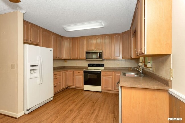 Photo - 527 Mountainside Dr