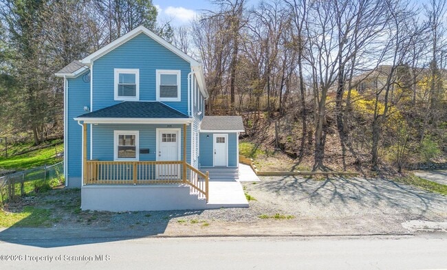 Photo - 305 Parsonage St