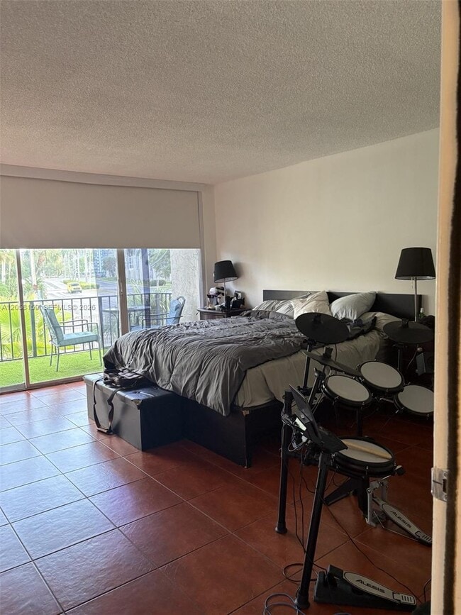 Photo - 2200 NE 7th St