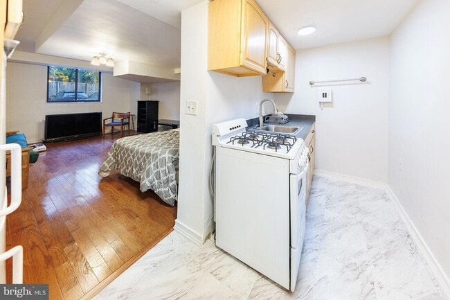 Photo - 3315 Wisconsin Ave NW Unit B1