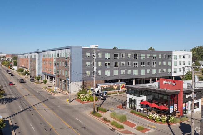 Building Photo - Diamond Place I Rental