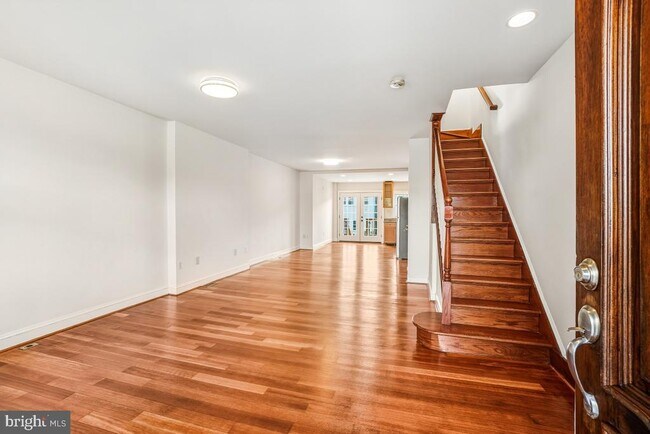 Photo - 1949 H St NE