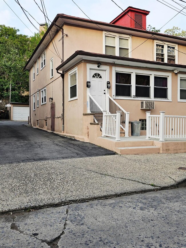 Photo - 57 Hartley Ave Apartment