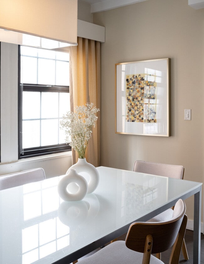 Photo - 411 E 50th St Unidad SI ID1383558P