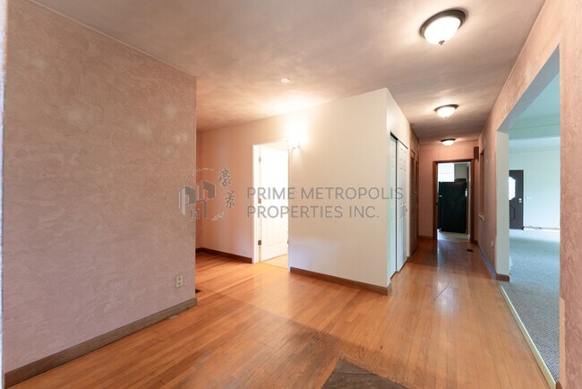 Photo - 11322 Exeter Ave NE