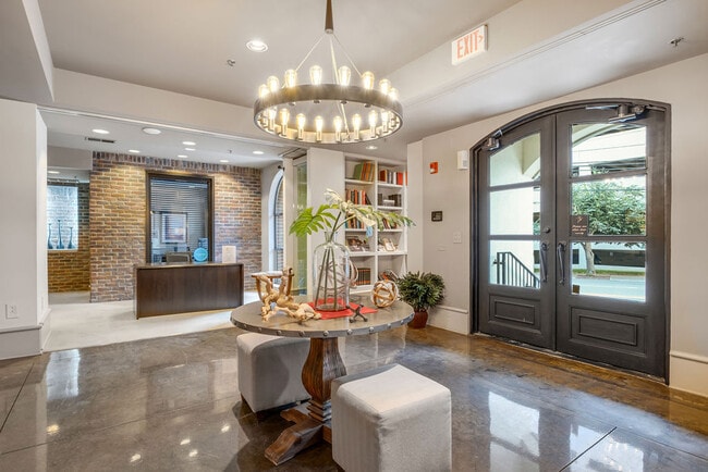 Bristol Lobby - 1803 Broadway Apartment