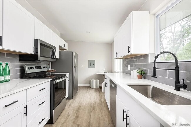 Photo - 691 S Simms St