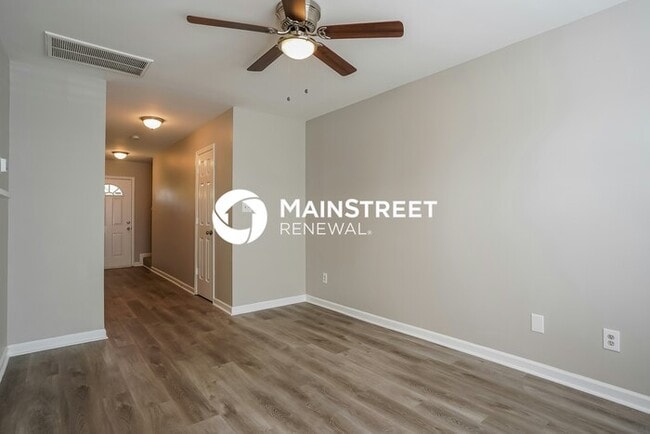Photo - 3 Bedroom Pet-Friendly Home in Raleigh, NC with Main Street Renewal