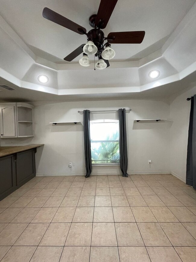 Photo - 1208 S Diplomat Dr Unit 1208 S Diplomat Dr