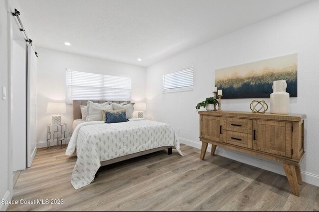 Photo - 415 North Shore Dr