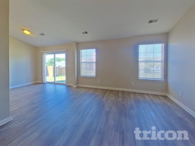 Photo - 1069 Coralbean Way