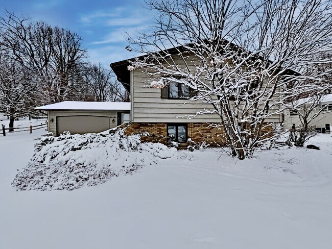 13501 Bryant Ave S - 13501 Bryant Ave S