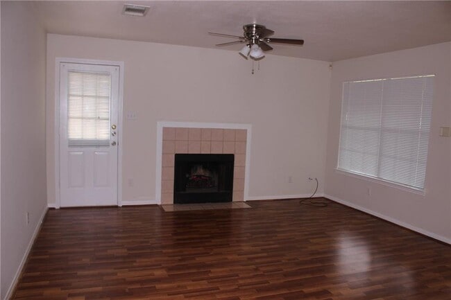 Photo - 2001 Alex Ave