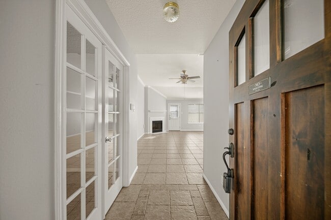 Photo - 1242 Hunter Wood Dr