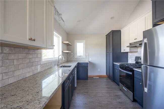 Photo - 471 Ridge Rd