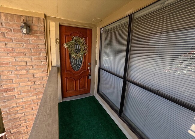 Photo - 1881 Bering Dr Unidad 6