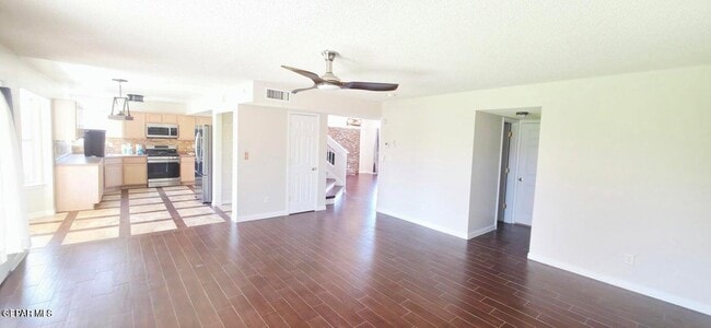Photo - 441 Desert Dandelion St