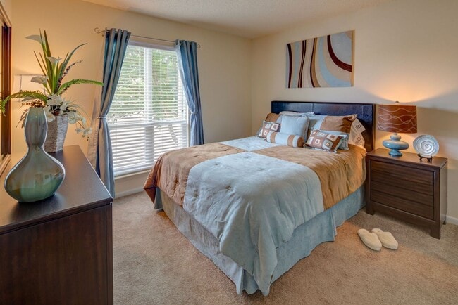 Photo - Chapel Lake Apartments