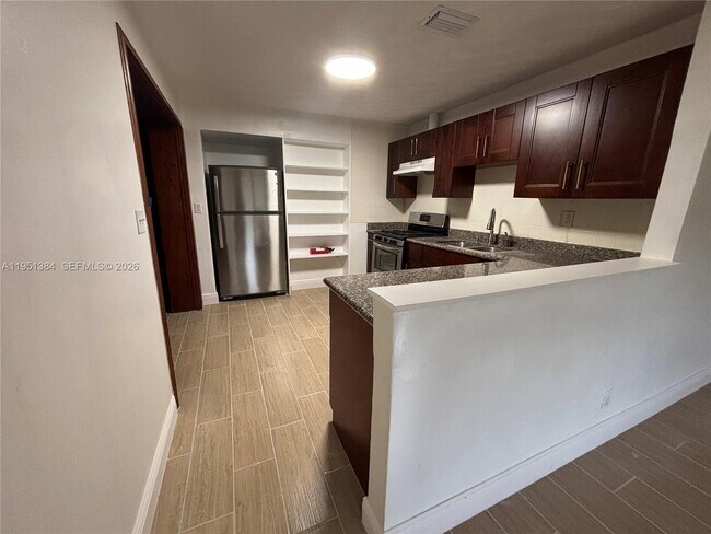 Photo - 2510 NE 9th Terrace