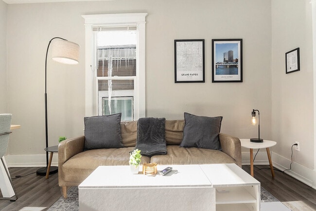 Photo - 415 6th St NW Unit ID1346771P