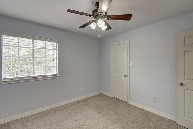 Photo - 7810 Duchess St