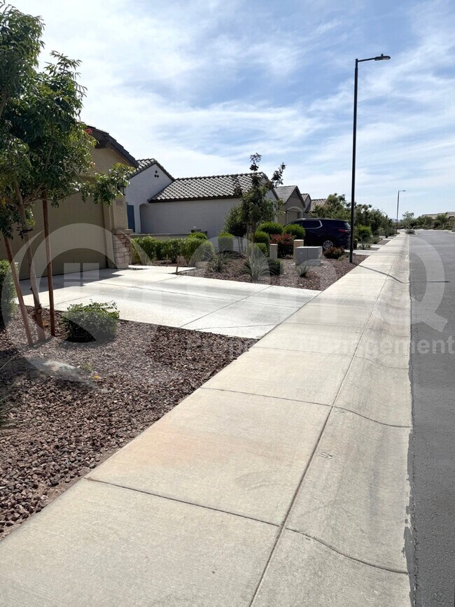 Photo - 9357 W Glenrosa Ave