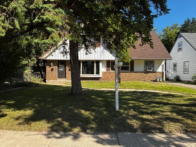 Photo - 4044 W Vera Ave Apartment Unit 4046