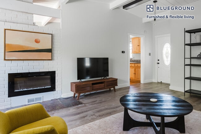 Photo - 1772 Eisenhower St Unidad FL0-ID1686