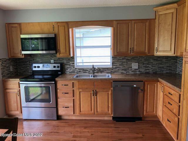 Photo - 423 Count St