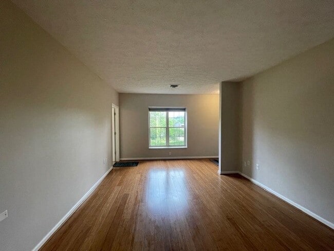 Photo - LOVELY 2 BEDROOM CONDO OFF LYONS VIEW!!!
