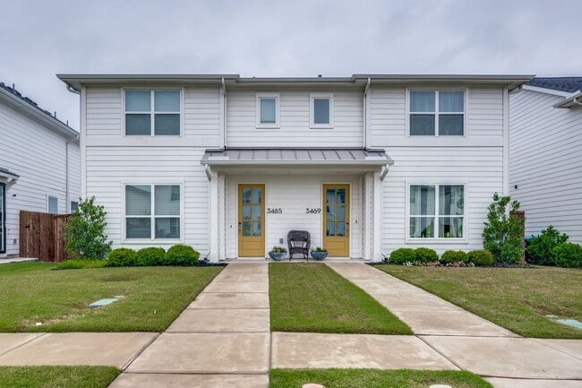 Photo - Modern 3 Bedroom, 2.5 Bath Townhome in a Gated Community for Lease!