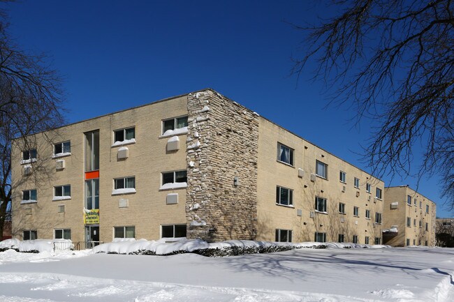 Photo - Mundelein Apartments