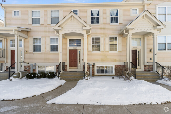 Building Photo - 1006 Manchester Cir Rental