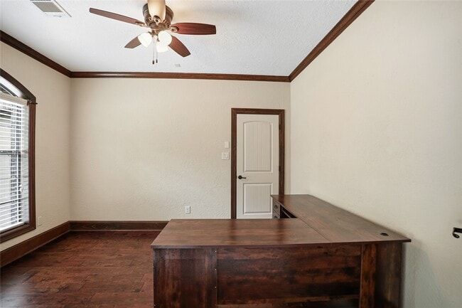 Photo - 536 Stephen F Austin Dr