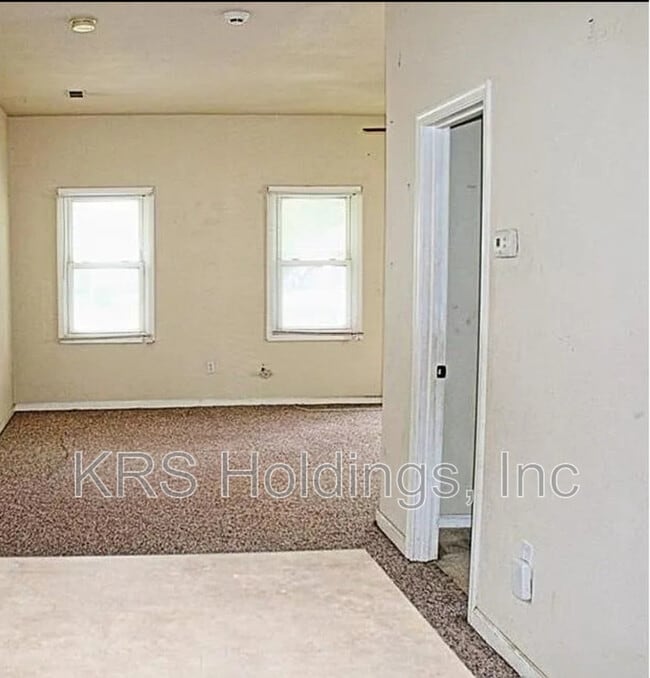 Photo - 1130 Commerce Ave