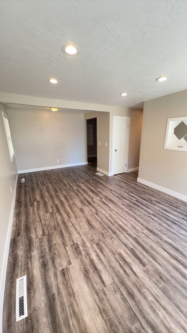 Photo - 4 Bed / 2.5 Bath Home in Kearns