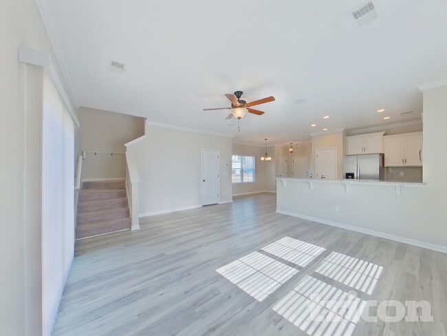 Photo - 437 N Ivestor Ct