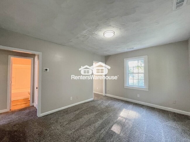 Photo - 940 Willis St