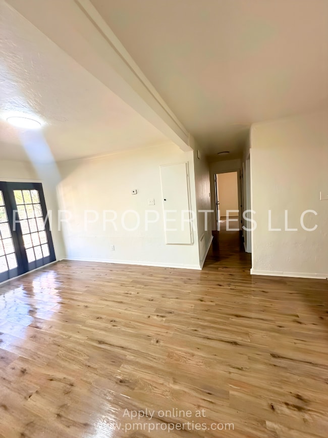 Photo - 4 Bedrooms - 1.5 Bathroom House