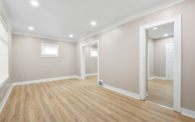 Photo - 12805 Watterson Ave