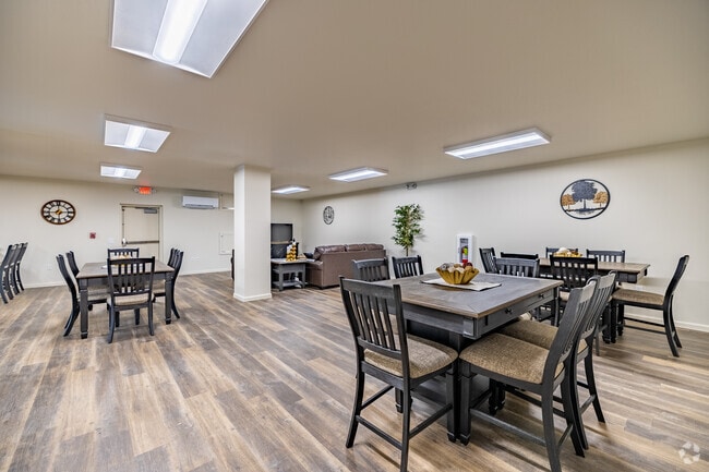 Community Room - Lynn Oak